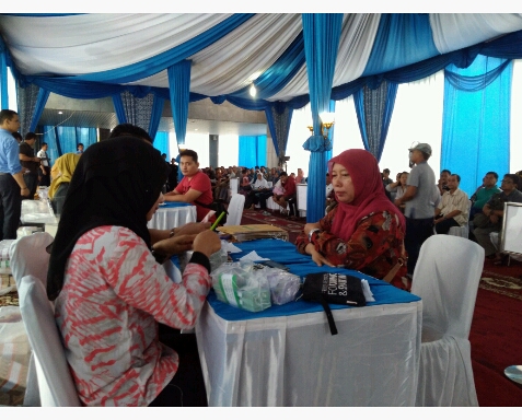 Warga Pekanbaru Tukar Uang Rupiah di BI Capai 300 Orang